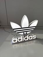 Adidas reclame display met licht decoratie sneakers, Ophalen, Gebruikt, Lichtbak of (neon) lamp