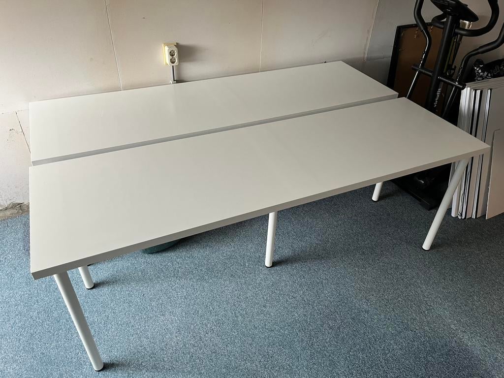 2 witte tafels, Ophalen, Zo goed als nieuw