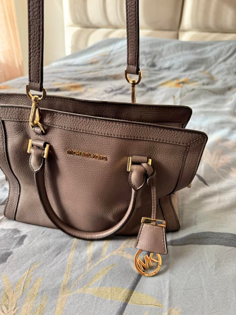 Originele Michael Kors tas taupe kleur, Ophalen of Verzenden, Zo goed als nieuw, Overige kleuren, Handtas
