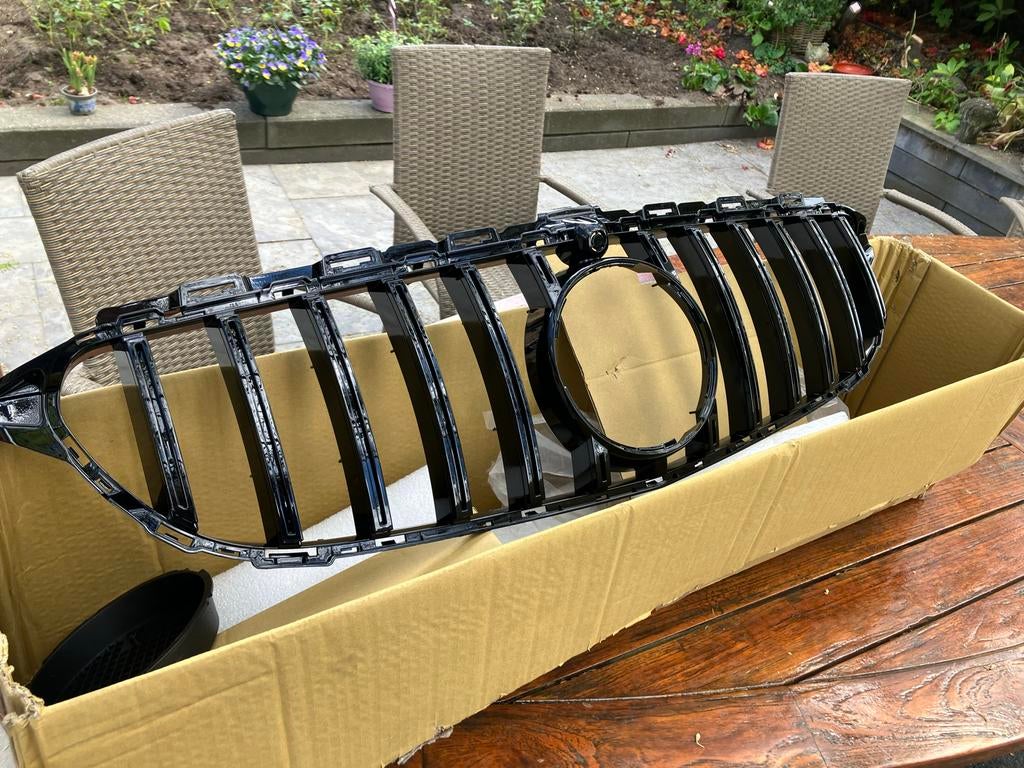 Zwarte Panamericana grill W205 met camera voorbereiding, Ophalen of Verzenden, Nieuw, Voor, Mercedes-Benz