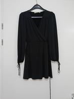 Zwarte wikkeljurk van Mango Basics - Maat XS, Kleding | Dames, Zwart, Mango Basics, Ophalen of Verzenden, Zo goed als nieuw