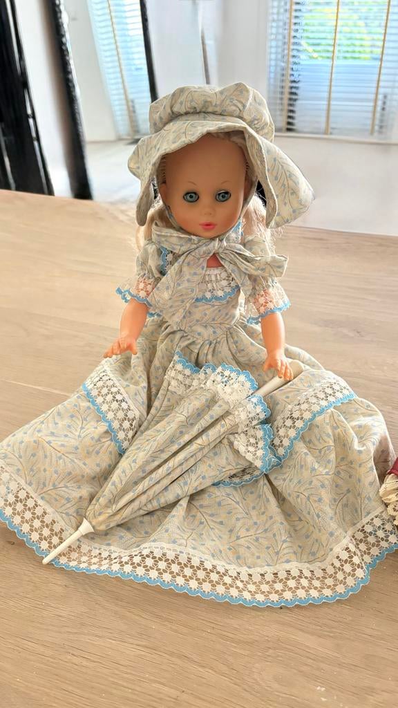 Vintage Pop Italië met paraplu en hoedje, Ophalen of Verzenden, Gebruikt, Overige typen