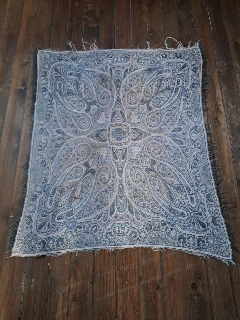 Oude kleed met een paisley motief, Ophalen of Verzenden