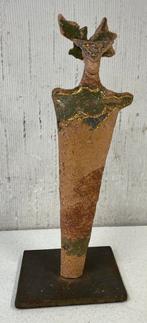 Anthoinette Lanser -  ‘Priesteres ‘ /keramiek beeld, Ophalen