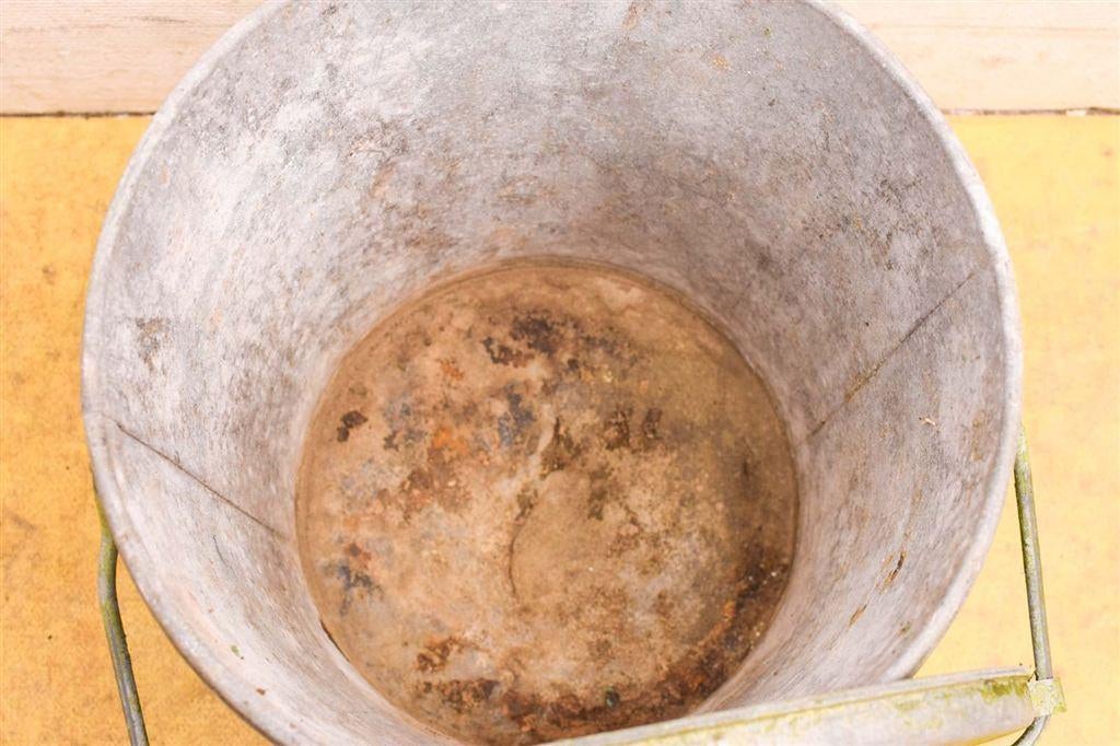 Zinken vuilnis emmer 50957, Gebruikt, 40 liter of meer, Ophalen of Verzenden, Metaal