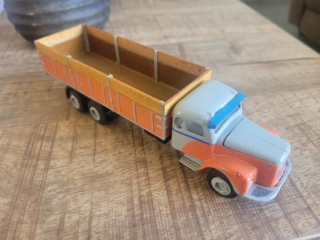 Oude scania bakwagen, Hobby en Vrije tijd, Modelauto's | 1:50, T, T, Zo goed als nieuw, Tekno