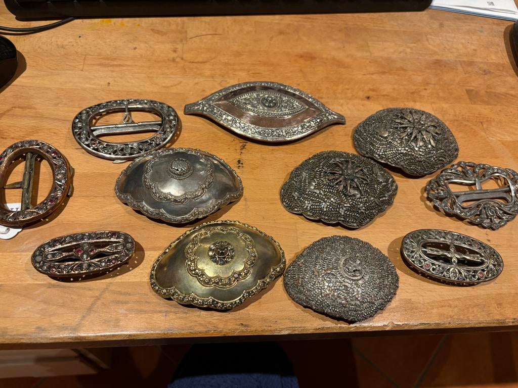 Collectie indonesische gespen, Ophalen of Verzenden, Zo goed als nieuw, Zwart