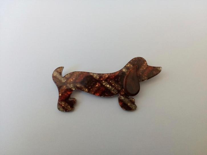 Lea Stein Vintage broche.Teckelhondje., Sieraden, Tassen en Uiterlijk, Broches, Zo goed als nieuw, Overige materialen, Overige kleuren