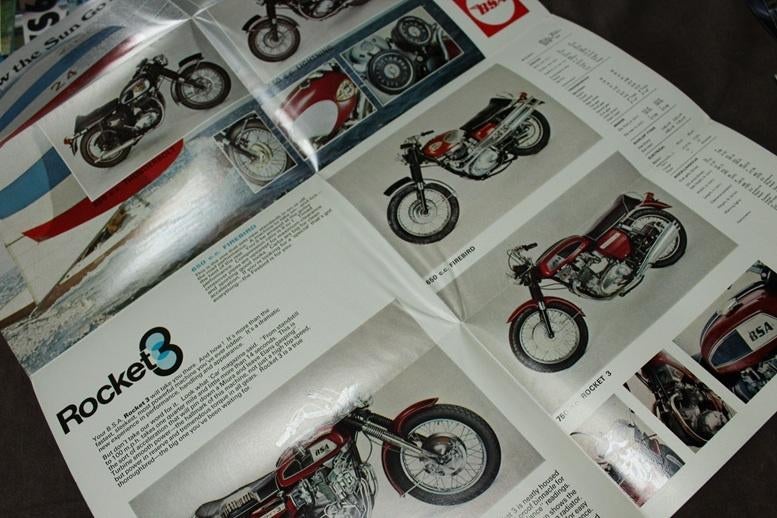 BSA  1969 motorfiets verkoop folder A65 A75 A50 B25 B44, Ophalen of Verzenden, Overige merken