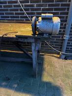 Oude houten werkbank met schroefbank en slijpsteen, Ophalen of Verzenden, Zo goed als nieuw, Bankschroef