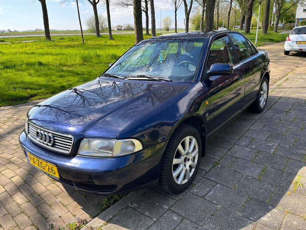 Audi A4 1.6 74KW 1997 Blauw, Auto's, Audi, Bedrijf, Te koop, A4, Airbags, Centrale vergrendeling, Elektrische buitenspiegels, Elektrische ramen