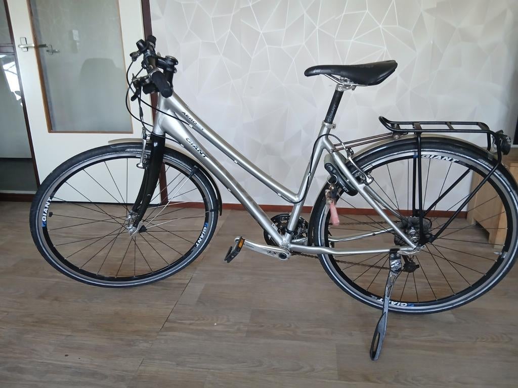 Giant Aero RS1 Damesfiets - Comfortabel en Sportief, 28 inch, Meer dan 20 versnellingen, 53 tot 56 cm, Gebruikt