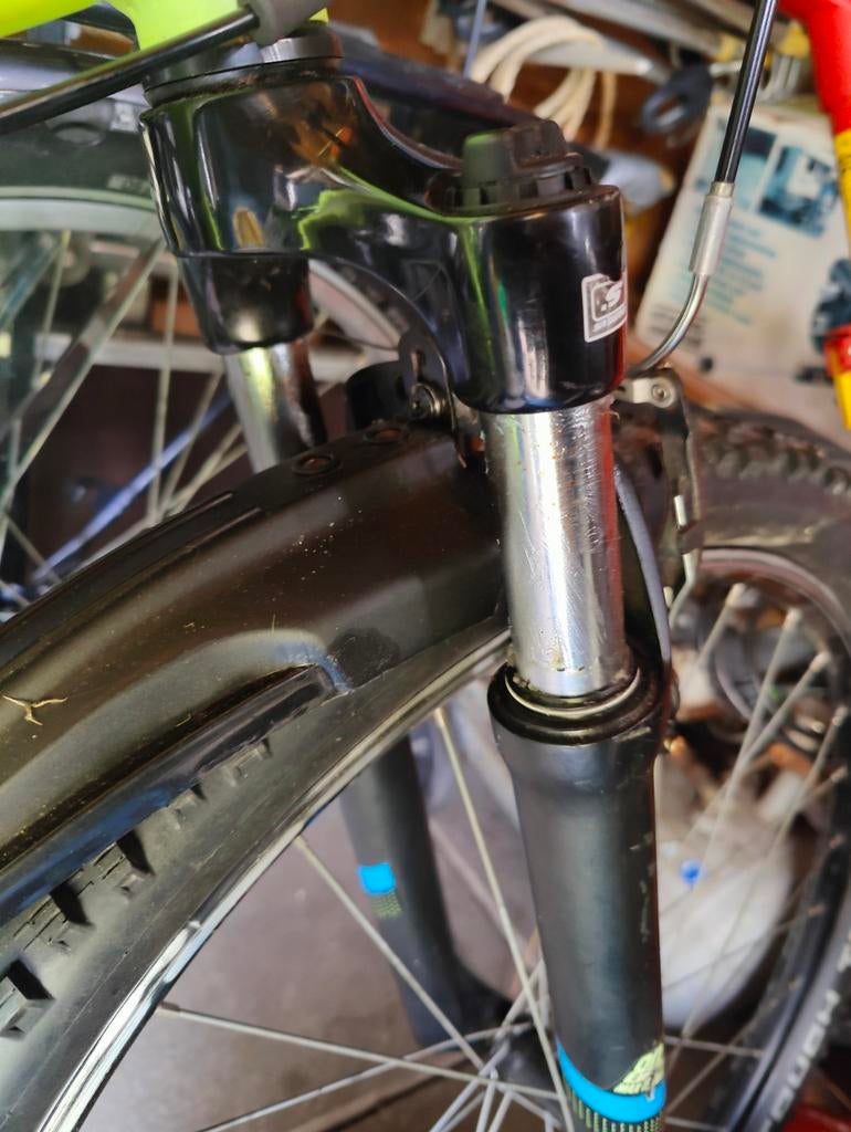 Gezocht voorvork Decathlon Rockrider ST 100 BMX, Fietsen en Brommers, Fietsen | Crossfietsen en BMX, 24 inch of meer, Velgrem