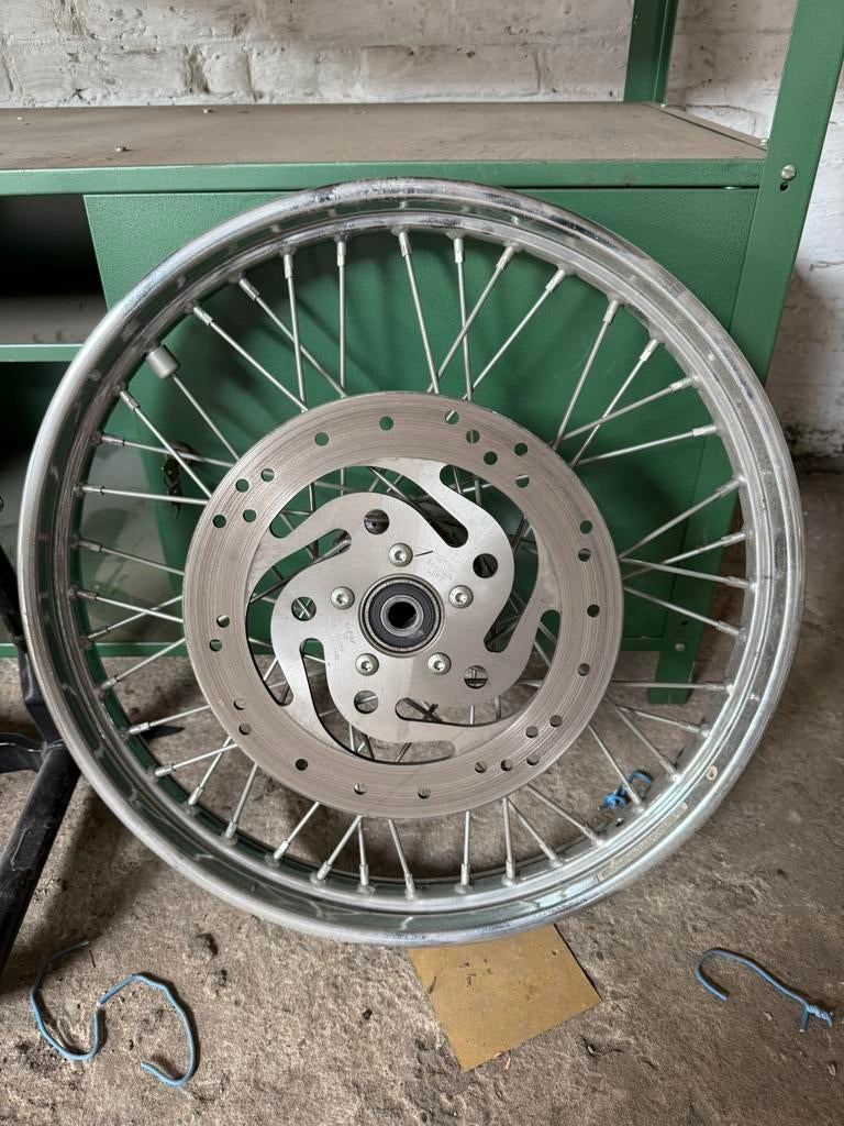 Achterbrug, voorwiel, spatborden, remschijven Nightrain 2003, Ophalen, Gebruikt