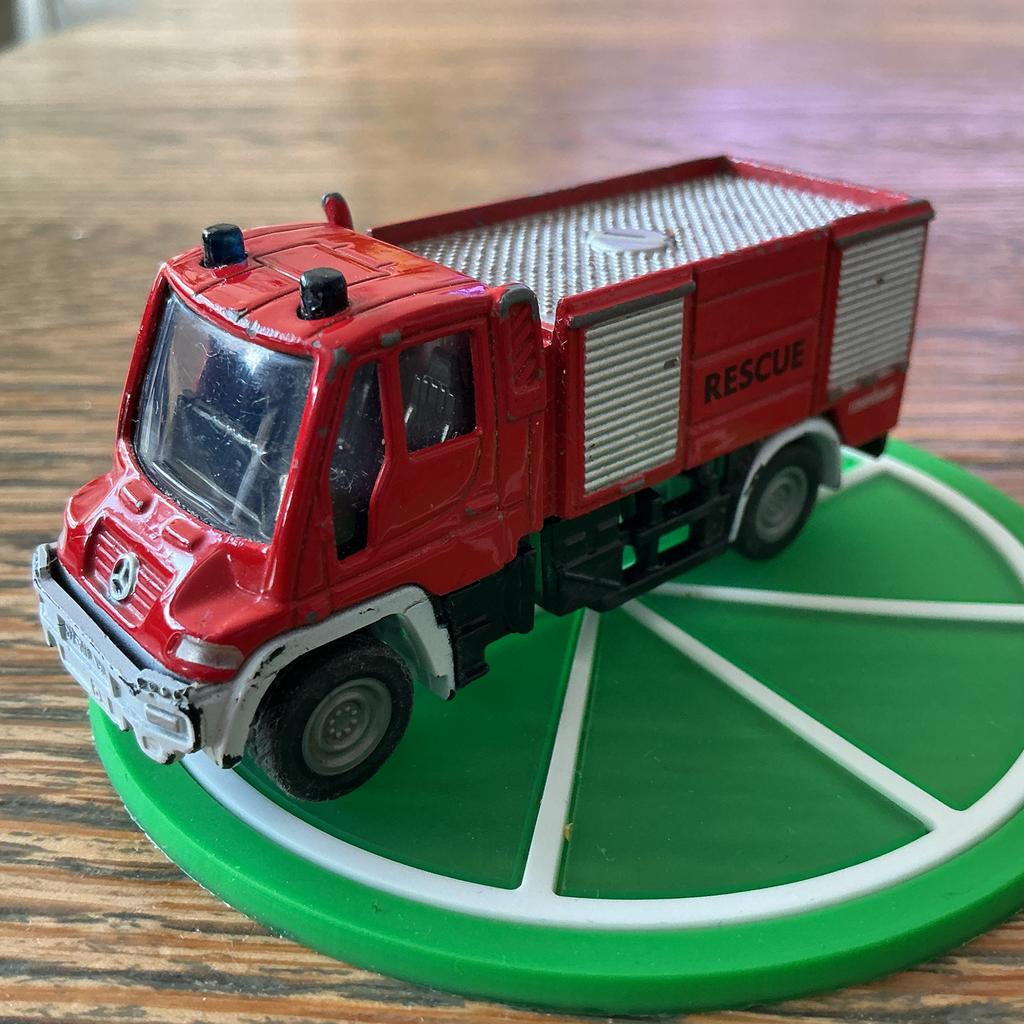 SIKU BRANDWEERWAGEN MERCEDES BENZ UNIMOG, Ophalen, Gebruikt, Bus of Vrachtwagen, SIKU