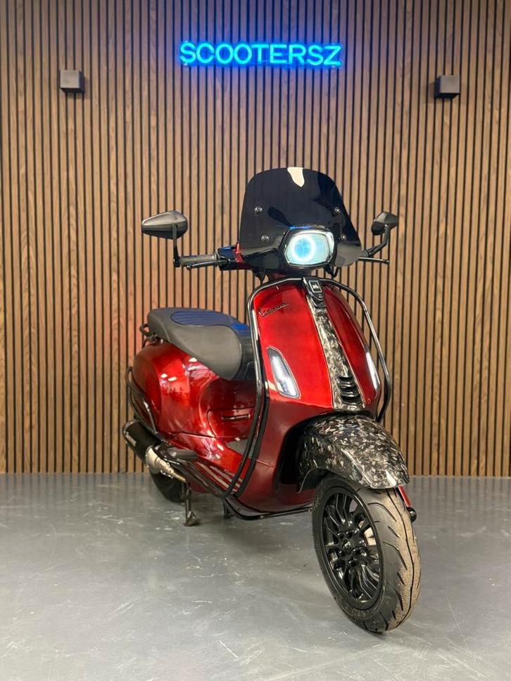 Vespa Sprint Candy brandy wine|Akra|2019|lvl10|7615km|forged, Fietsen en Brommers, Scooters | Vespa, Overige modellen, Benzine