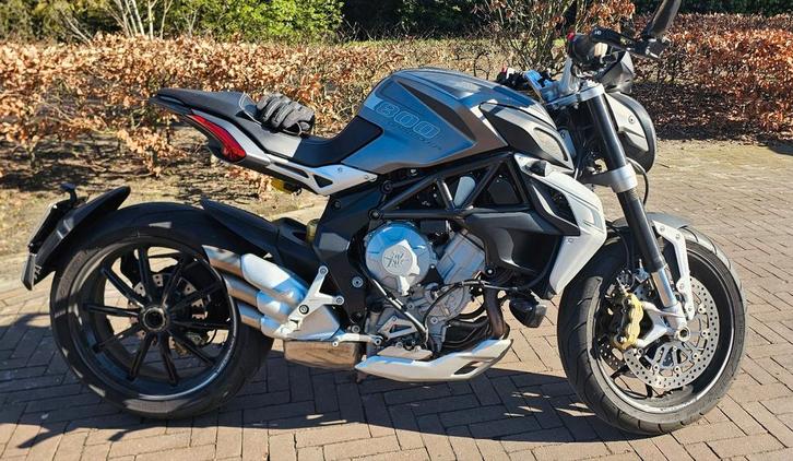 MV Agusta Dragster 800 - 2014 - 9300 km., Motoren, Motoren | MV Agusta, Particulier, Naked bike, meer dan 35 kW, 3 cilinders, Motorrijbewijs A
