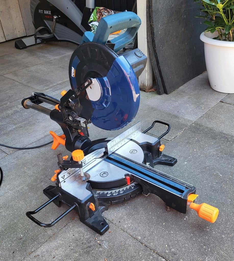 Radiaal afkortzaag, Ophalen, Gebruikt, 70 mm of meer, Afkortzaag