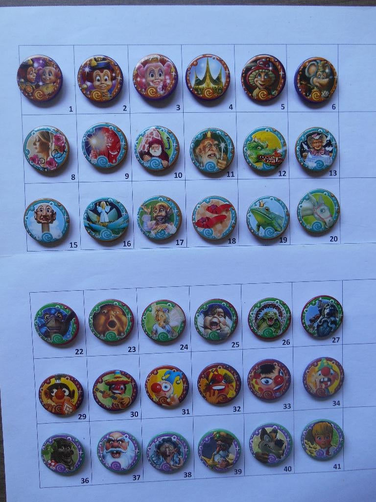 Efteling buttons NOG 35 verschillende 1 euro per stuk, Ophalen of Verzenden, Gebruikt, Overige onderwerpen, Button