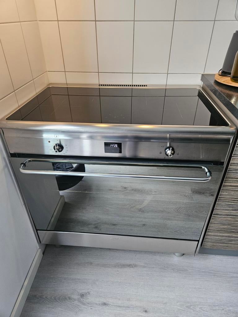SMEG Fornuis 90cm Inductie, Witgoed en Apparatuur, Fornuizen, Ophalen, 60 cm of meer, 4 kookzones, Zo goed als nieuw