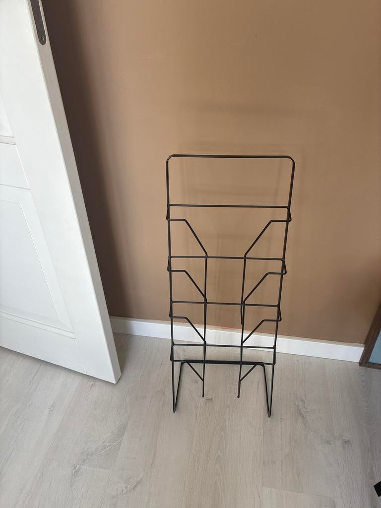 Loods 5 tijdschriftenrek zwart, Ophalen, Gebruikt