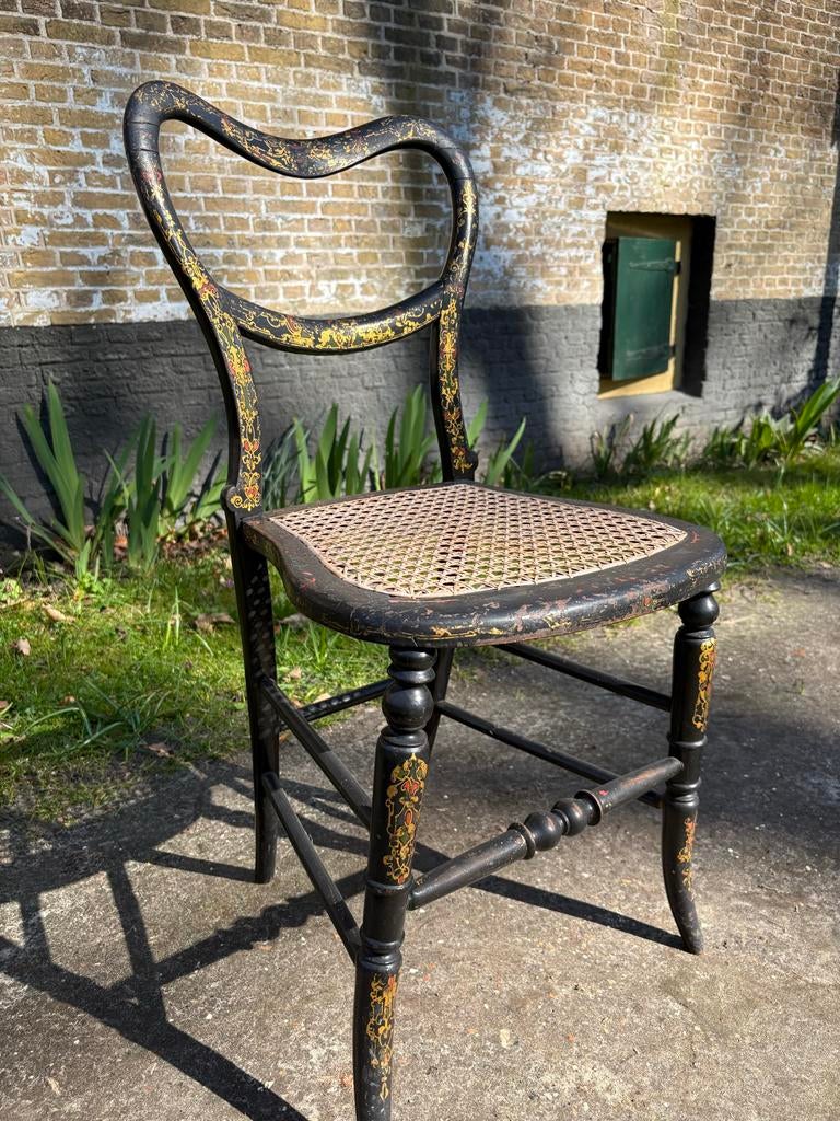 Antieke stoel met rieten zitting en goudkleurige decoratie, Antiek en Kunst, Antiek | Meubels | Stoelen en Banken, Ophalen