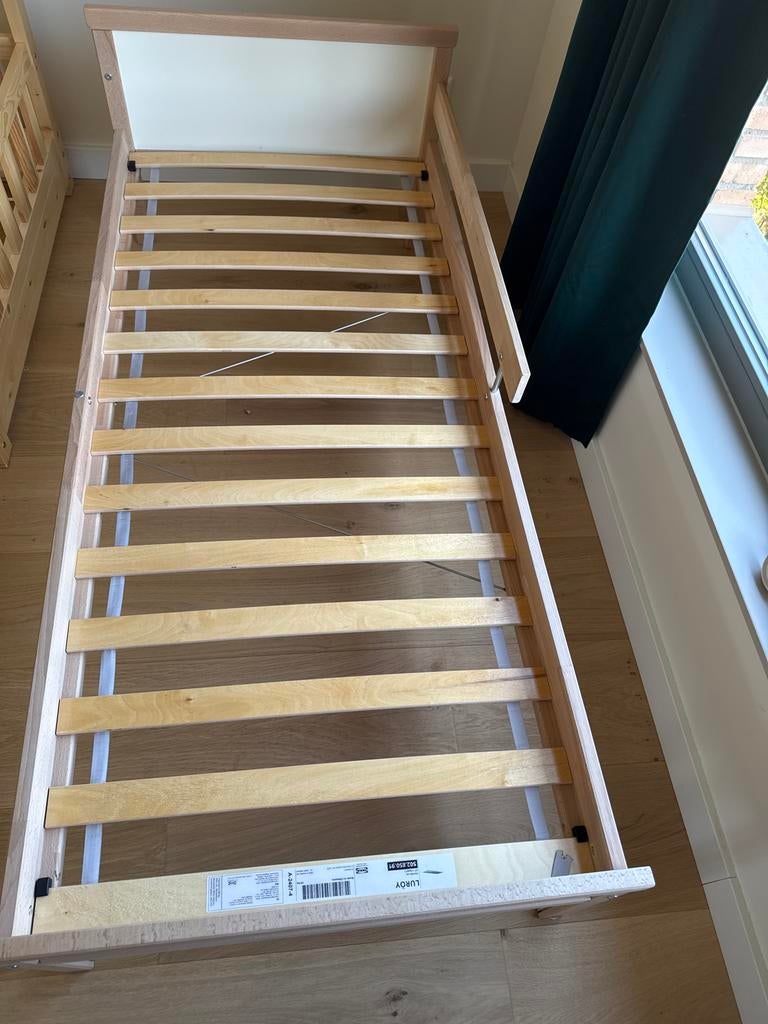 IKEA kinderen bed 70x160 cm with mattress, Ophalen, 190 cm of minder, Zo goed als nieuw, Hout