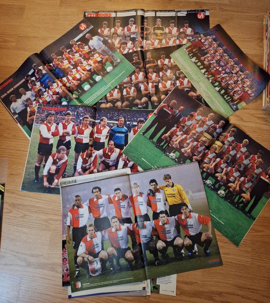 24x oude poster verzameling Feyenoord vanaf jaren '70, Verzamelen, Sportartikelen en Voetbal, Ophalen of Verzenden