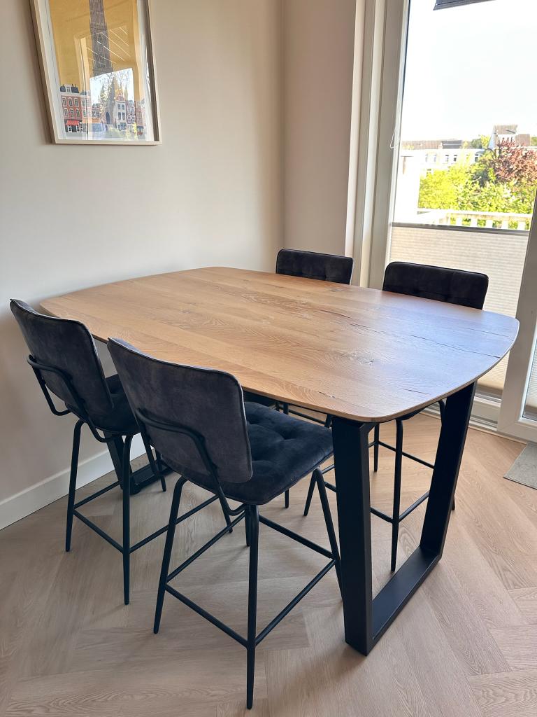 Livada Bartafel en Manou Draaibaar Barstoelen, Ophalen, Zo goed als nieuw