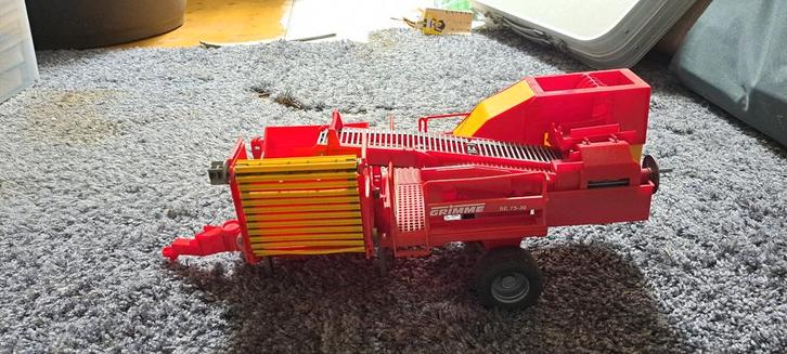 Bruder Grimme SF-15-60 Aardappelrooier Model, Hobby en Vrije tijd, Modelbouw | Auto's en Voertuigen, Gebruikt, Overige typen, 1:50 of kleiner