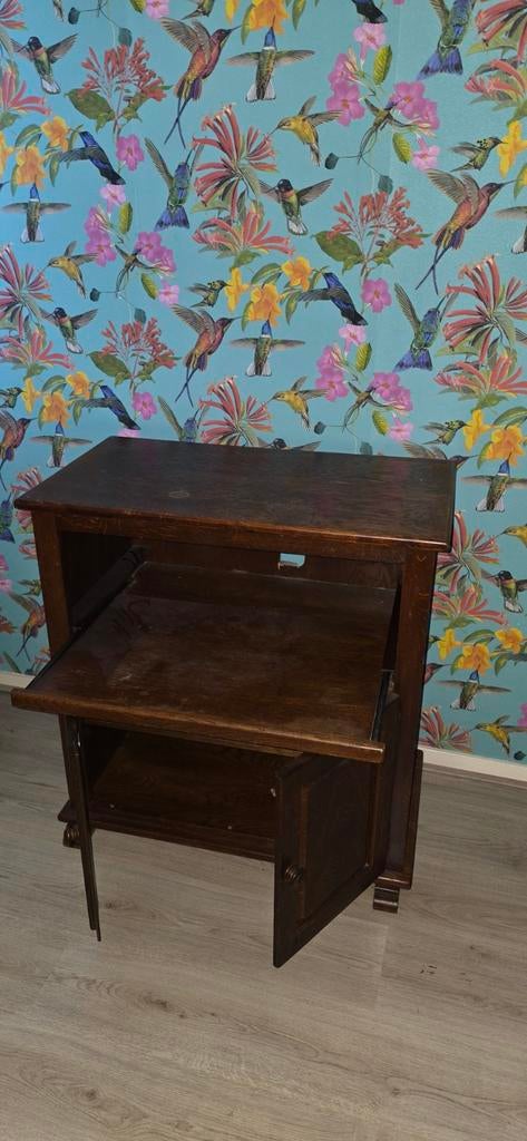 Donkerbruin tv-meubel met twee deurtjes en uitschuifplank, Ophalen