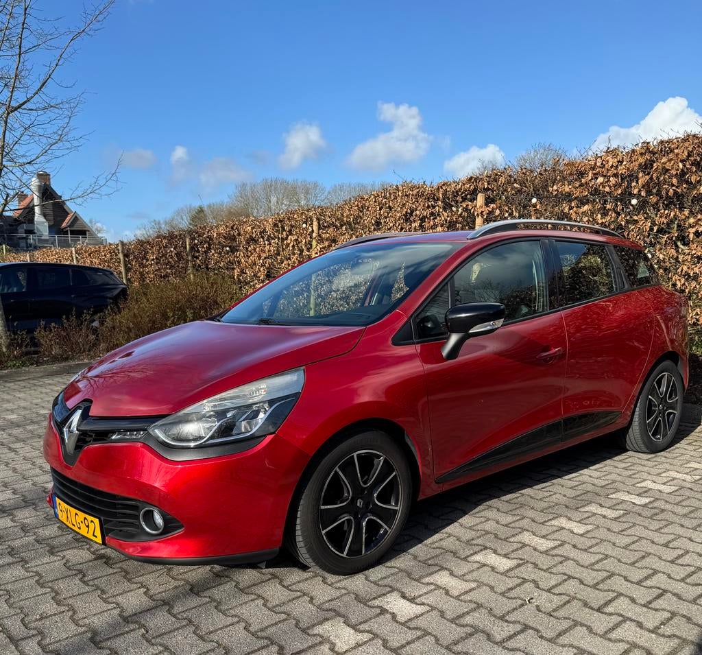 Renault Clio 1.5 DCI 66KW Estate 2014 Rood, Auto's, Voorwielaandrijving, Stof, Zwart, 4 cilinders