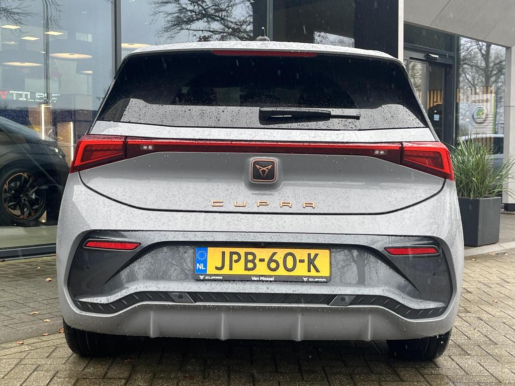 CUPRA Born Business Limited 63 kWh AUTOMAAT | Stoelverwarmin, Auto's, Zwart, 63 kWh, Zilver of Grijs, Te koop