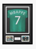 2 Fotolijsten voor Voetbalshirts - Leeuwarden, Ophalen, Zo goed als nieuw