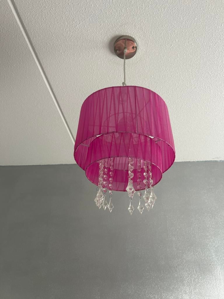 Roze lamp met kristallen voor bijv een meisjeskamer, Ophalen of Verzenden, Gebruikt, Stof, Minder dan 50 cm