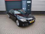 BMW 5-Serie 2.0 520I AUT 184 PK Sedan 2014 Zwart, Auto's, Achterwielaandrijving, 4 cilinders, 2000 kg, Zwart