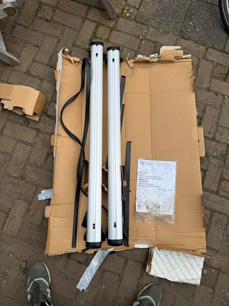 Barres de Toit ACE-2 Railing pour Audi A4 (B8) AVANT - Noir - Auto