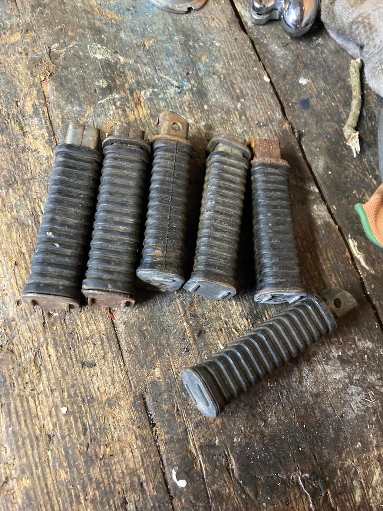 Passagiers stepjes Origineel achterbrug Honda ss50 cd50 dax, Fietsen en Brommers, Brommeronderdelen | Oldtimers, Ophalen of Verzenden