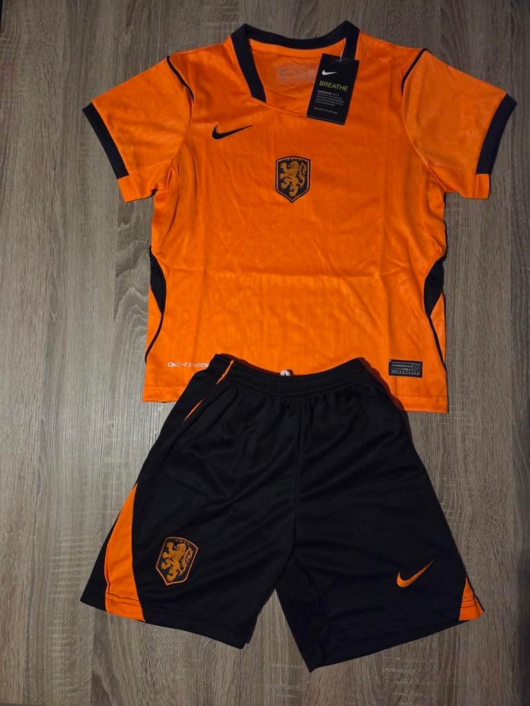 Nederlands elftal tenue maat 110-116, Sport en Fitness, Voetbal, Maat XS of kleiner, Ophalen of Verzenden, Nieuw, Set