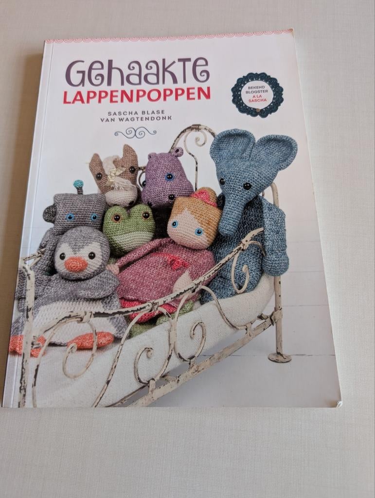 Sascha Blase-Van Wagtendonk - Gehaakte lappenpoppen, Ophalen of Verzenden, Zo goed als nieuw, Sascha Blase-Van Wagtendonk, Breien en Haken