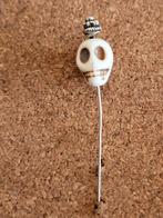 Unieke Speld met Doodshoofd Kraal - Handgemaakt, Ophalen of Verzenden, Zo goed als nieuw