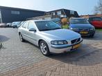 Volvo S60 2.4 Edition / Goed verzorgde auto / APK maart 2027, Auto's, Volvo, Voorwielaandrijving, Gebruikt, Metallic lak, S60