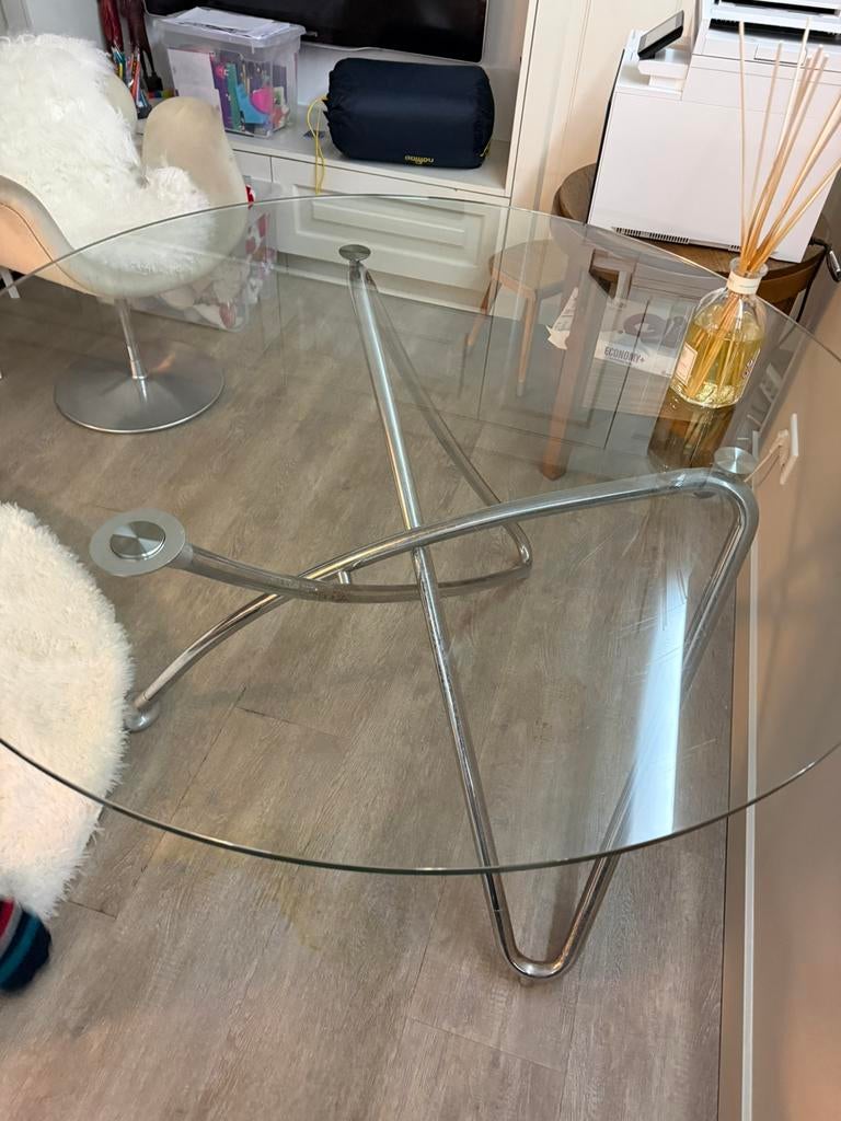 Artifort Eettafel, Ophalen, 100 tot 150 cm, Rond, Zo goed als nieuw