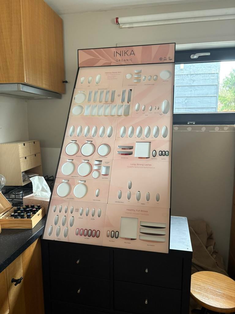 Inika verkoopdisplay, Ophalen, Gehele gezicht, Zwart, Zo goed als nieuw