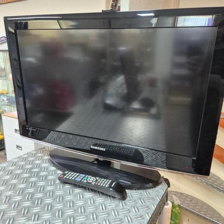 Samsung LE32B450 32 inch LCD TV met 3 x HDMI, Audio, Tv en Foto, Televisies, Gebruikt