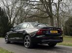 Volvo S60 2.0 B5 R-Design (bj 2024, automaat), 15 km/l, 4 cilinders, 1732 kg, Zwart