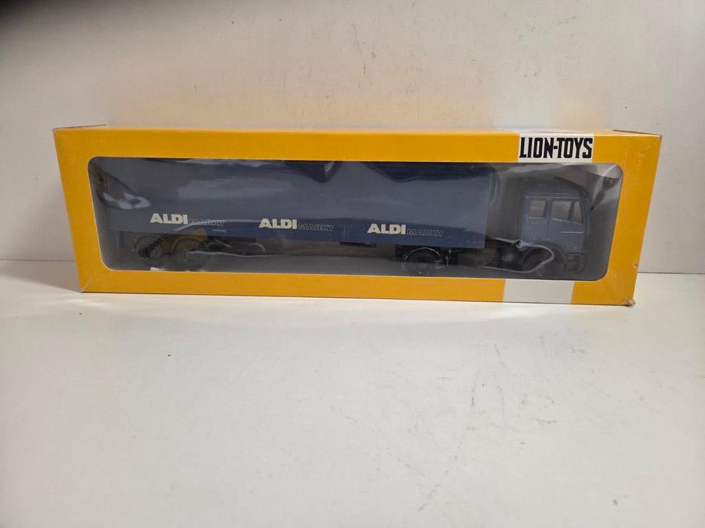 Lion/Javi Mercedes Benz koeloplegger Aldi, Hobby en Vrije tijd, Modelauto's | 1:50, ., Ophalen of Verzenden, Zo goed als nieuw