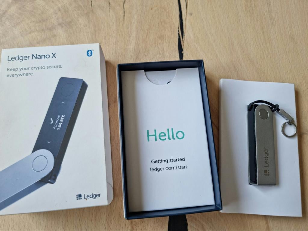Ledger Nano X - Hardware Wallet voor Crypto, Ophalen of Verzenden, Zo goed als nieuw