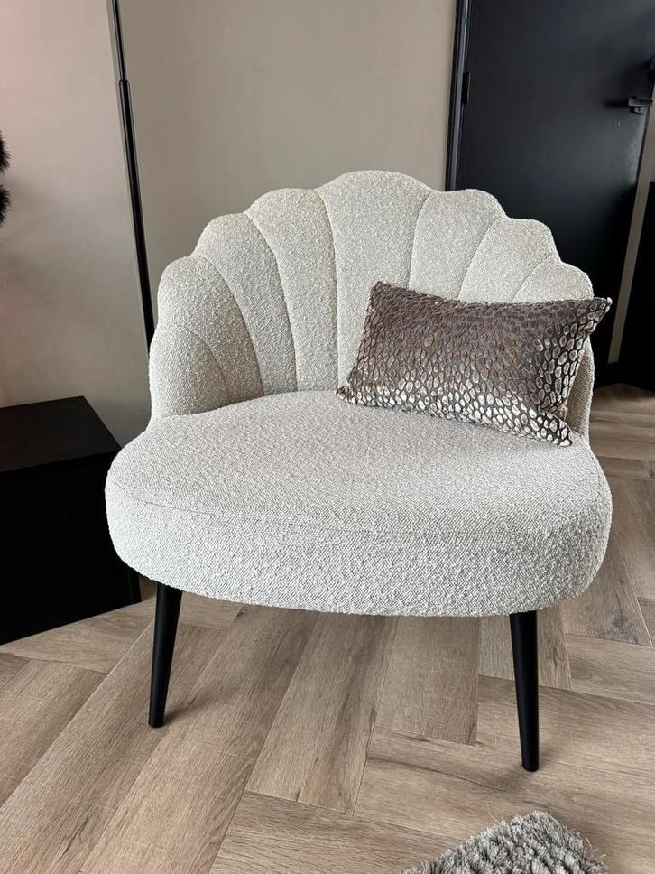 Fauteuil bouclé Vivienne van Karwei, Huis en Inrichting, Fauteuils, Gebruikt, Stof, 75 tot 100 cm, Ophalen