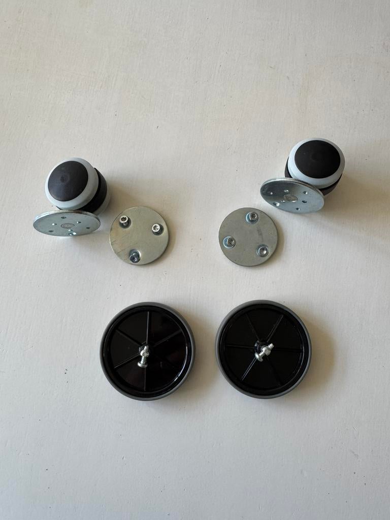 Nilfisk zij- en zwenkwielen voor stofzuiger GM90, Ophalen of Verzenden, Zo goed als nieuw